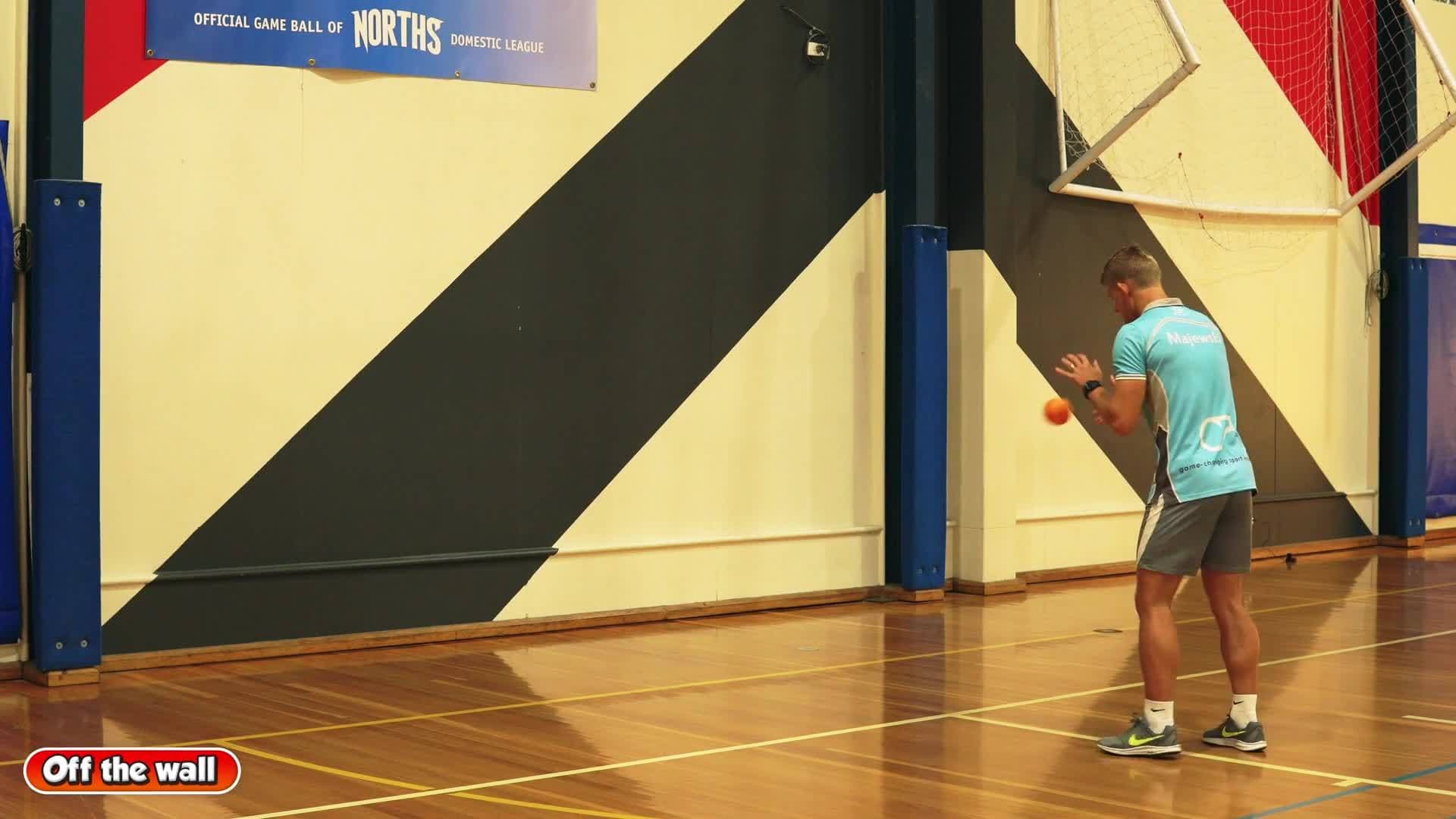 High-bounce ball - Off the wall