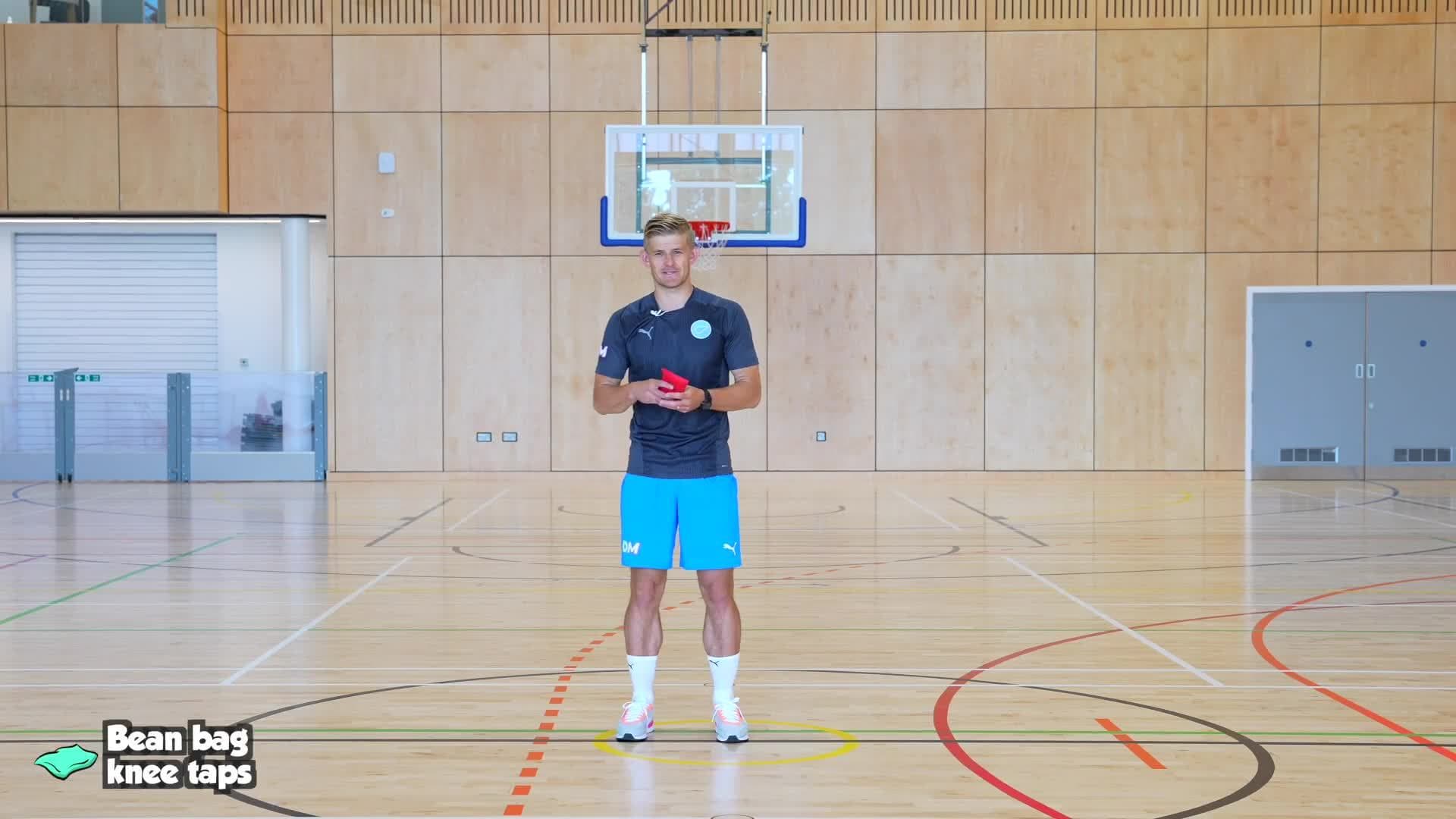 Throwing & Catching - Bean bag knee taps