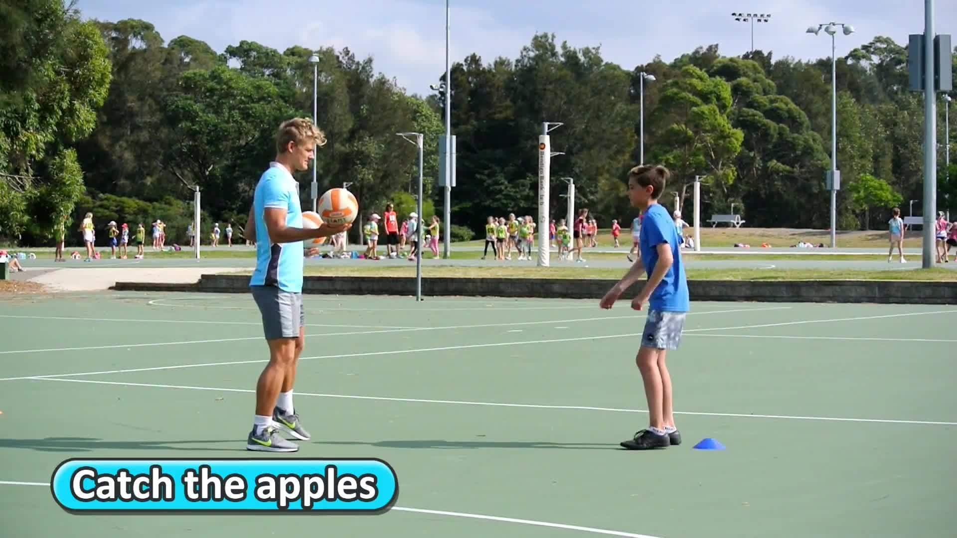Catch the apples' game | Throwing & catching › Teaching Fundamentals of PE