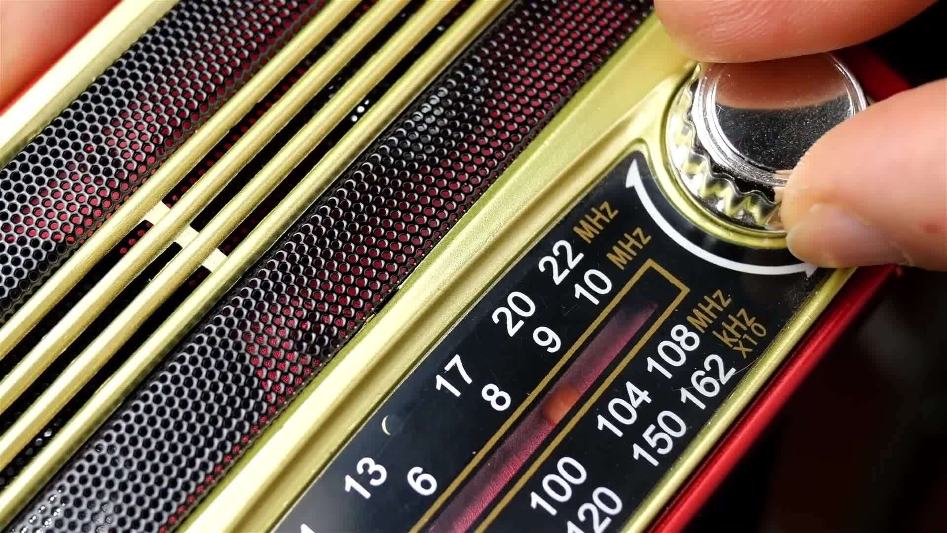 I WONDER - What Is Radio Useful For?