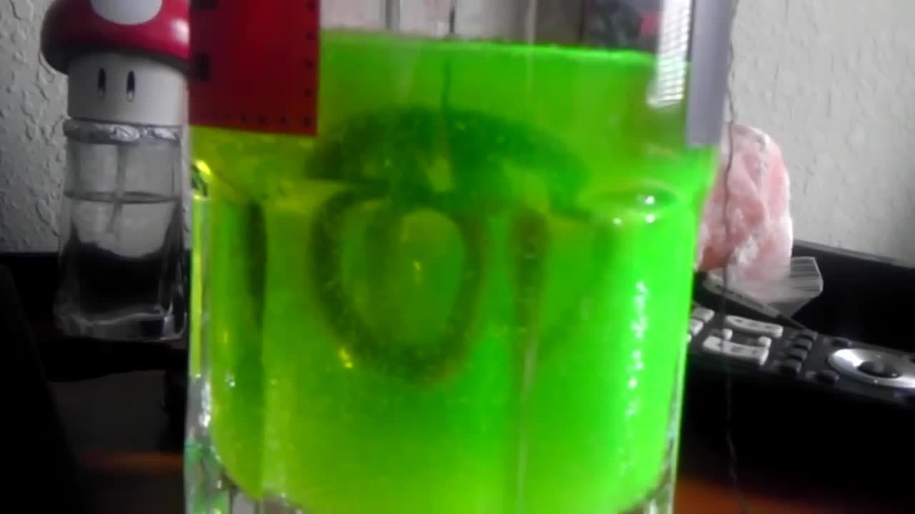 Growing borax crystals with florescent dye