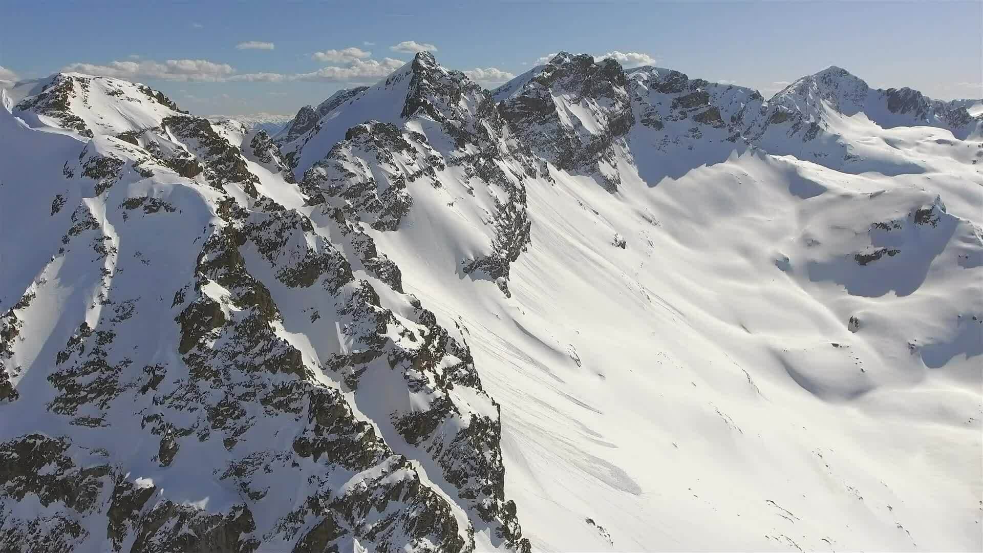 I WONDER - What Is A Mountain Range?