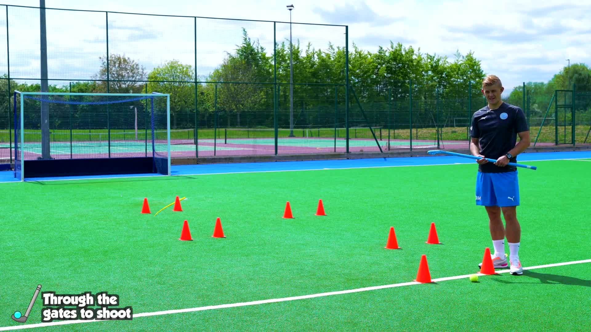 Striking - (Hockey) Through the gates to shoot
