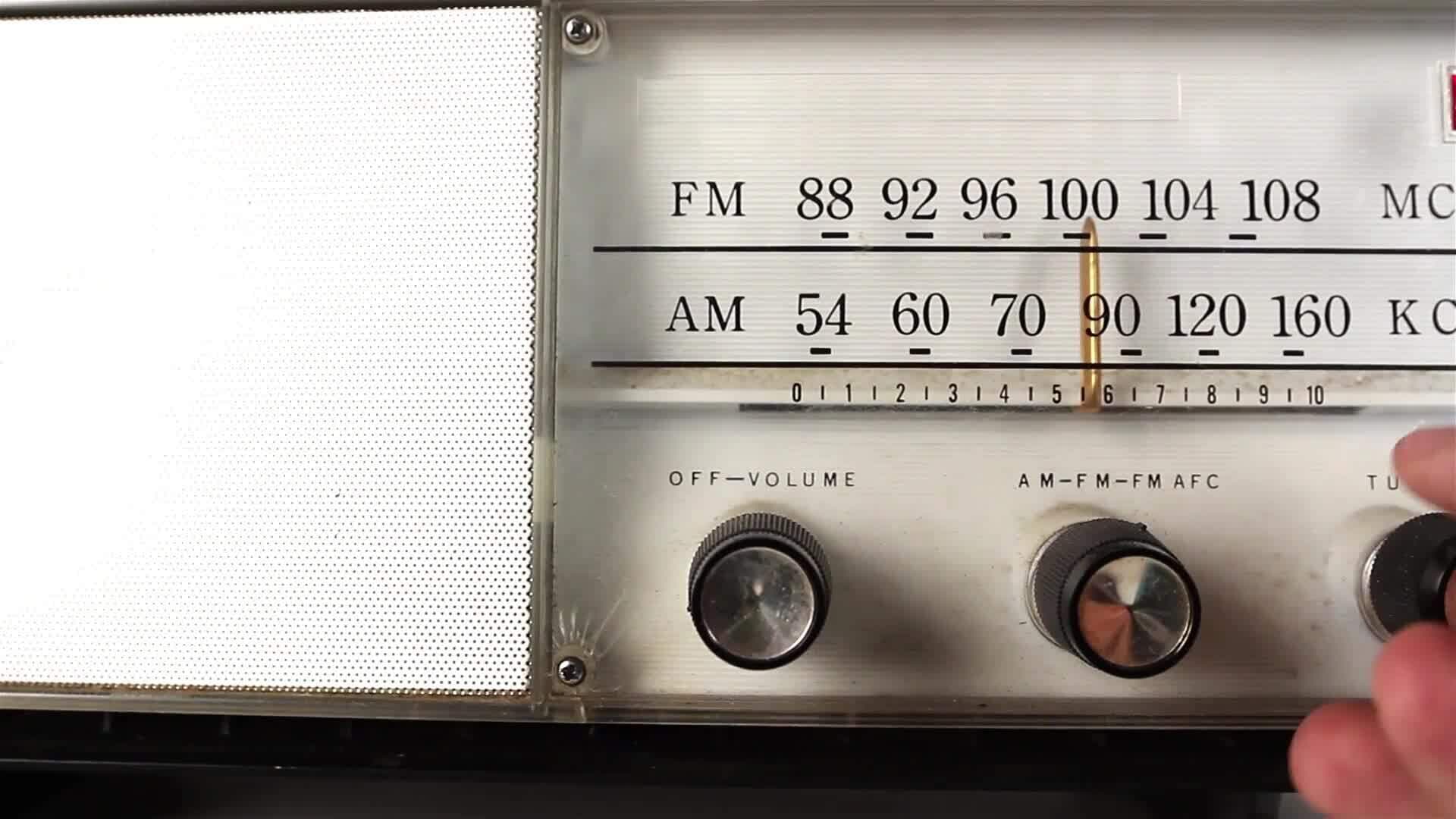 I WONDER - What Is A Radio Frequency?