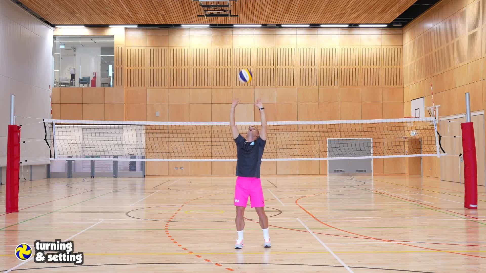 Volleyball - Turning & setting