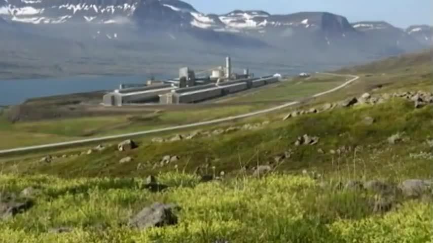 Smelting And Refining Aluminium: Smelting and refining aluminium