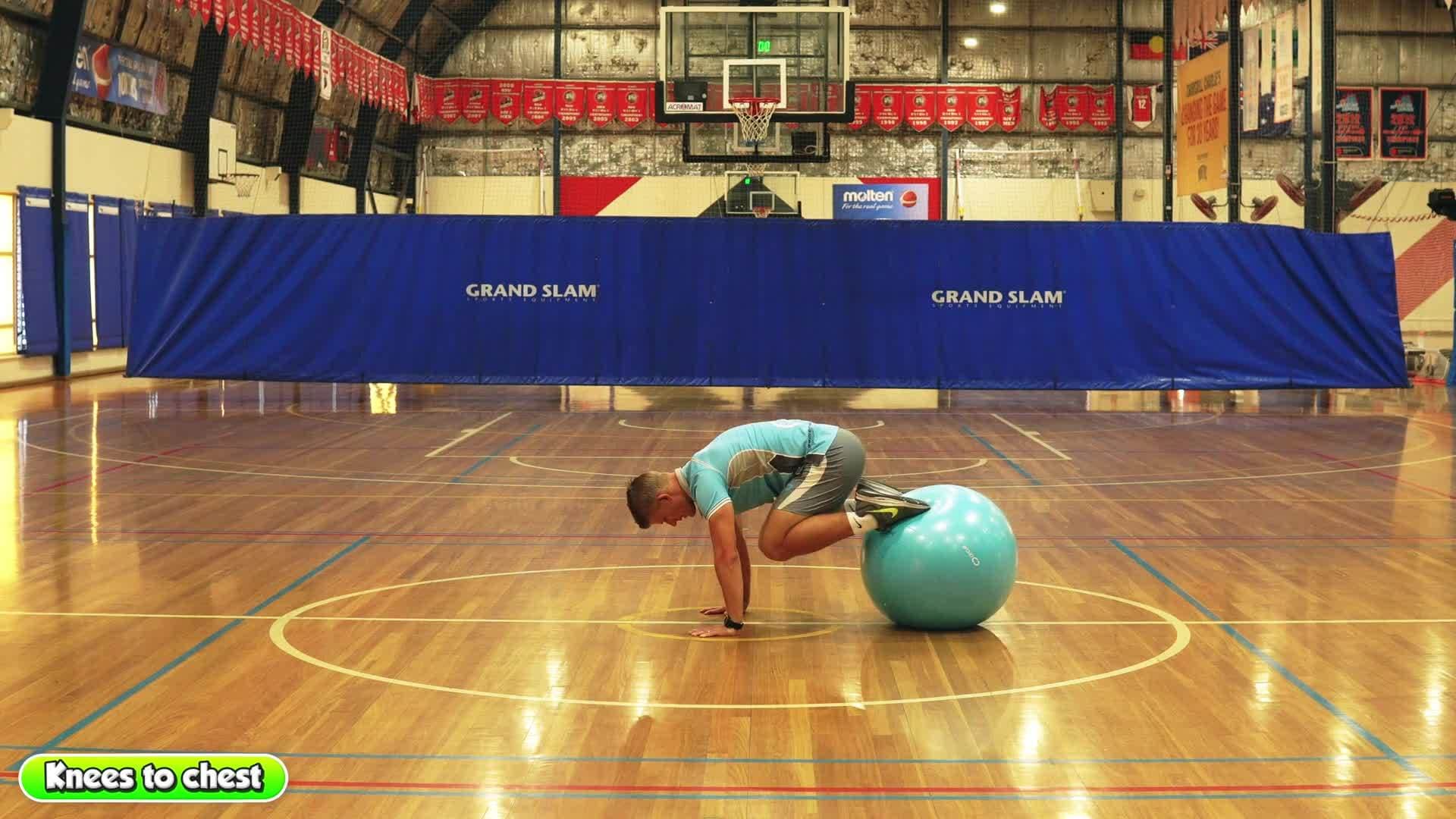 Exercise ball - Knees to chest