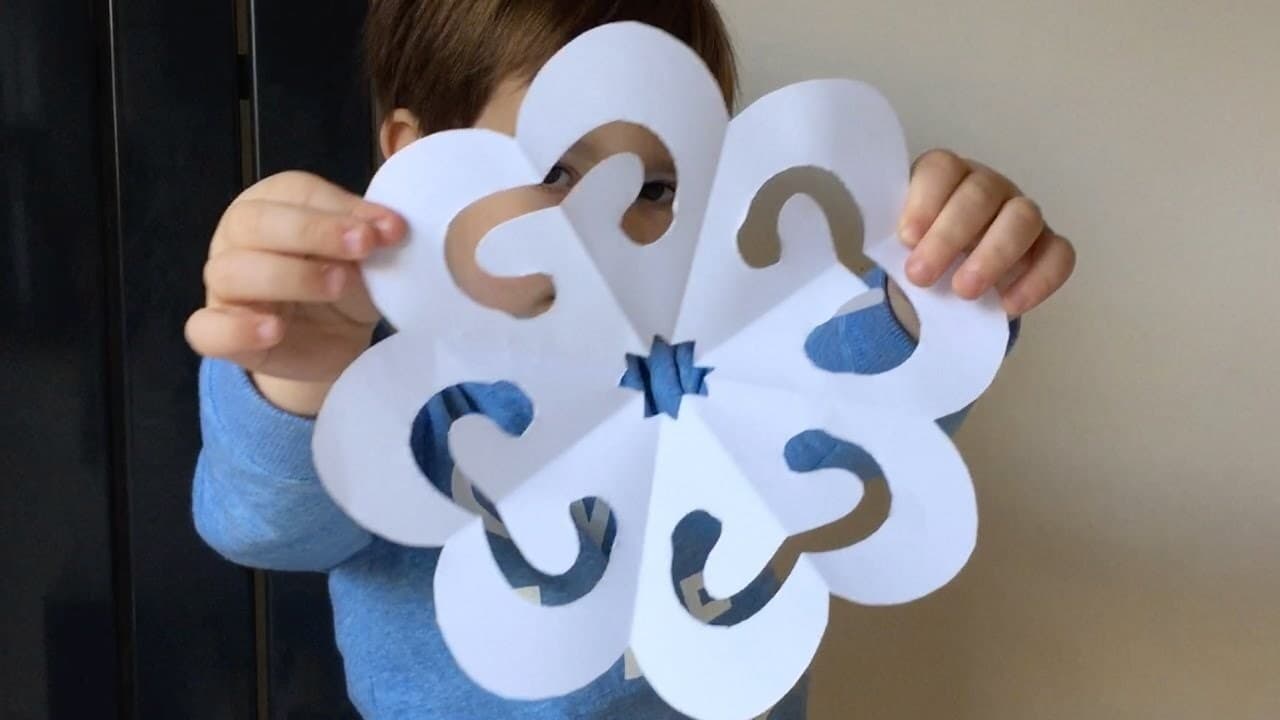 DIY Craft: Paper Snowflake