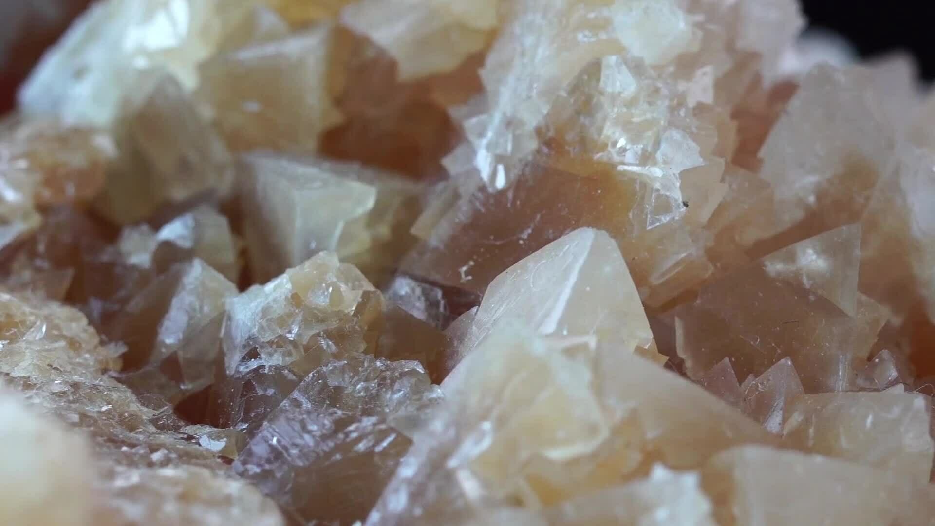 I WONDER - Where Can Crystals Be Found?