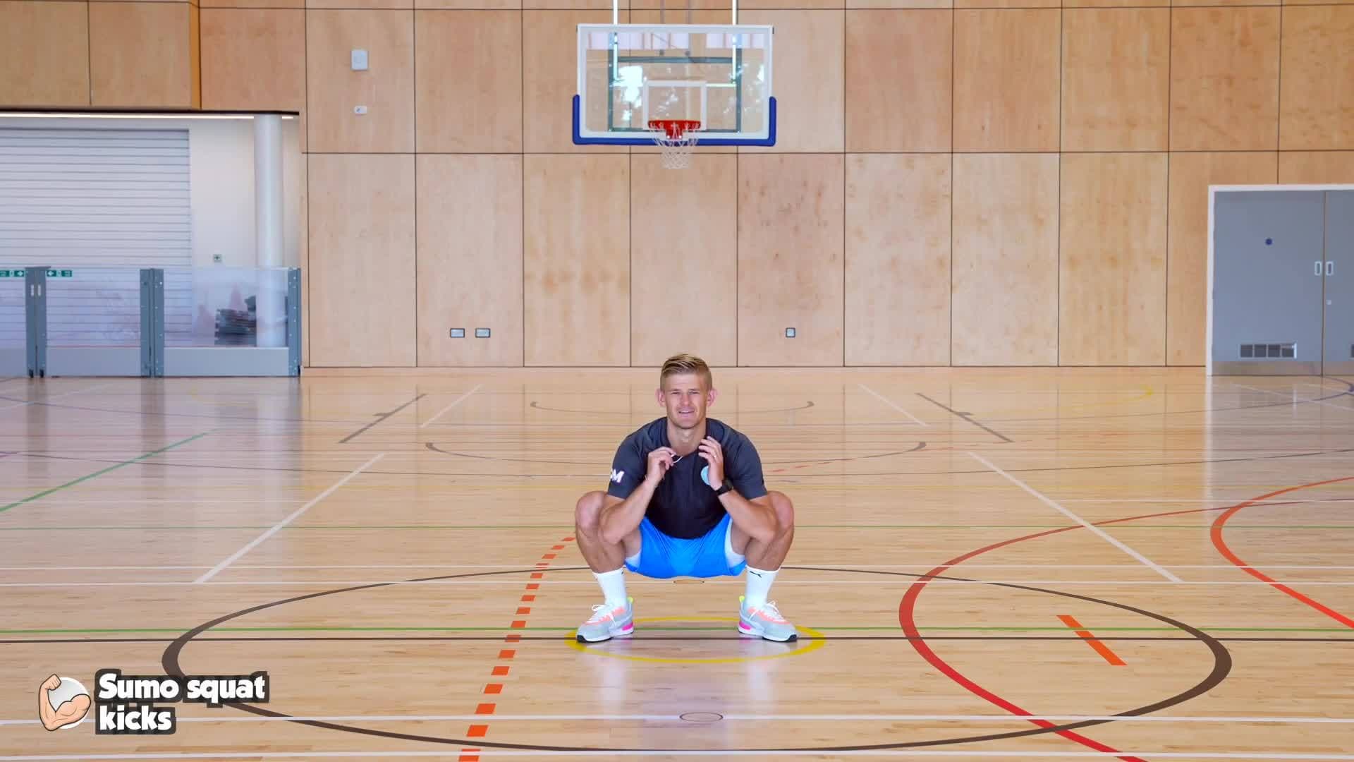 Fitness - Sumo squat kicks