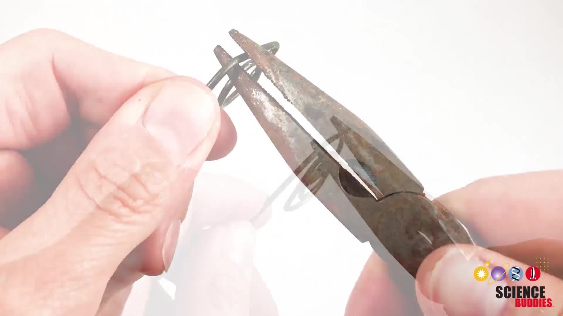 Measure Static Electricity With An Electroscope!