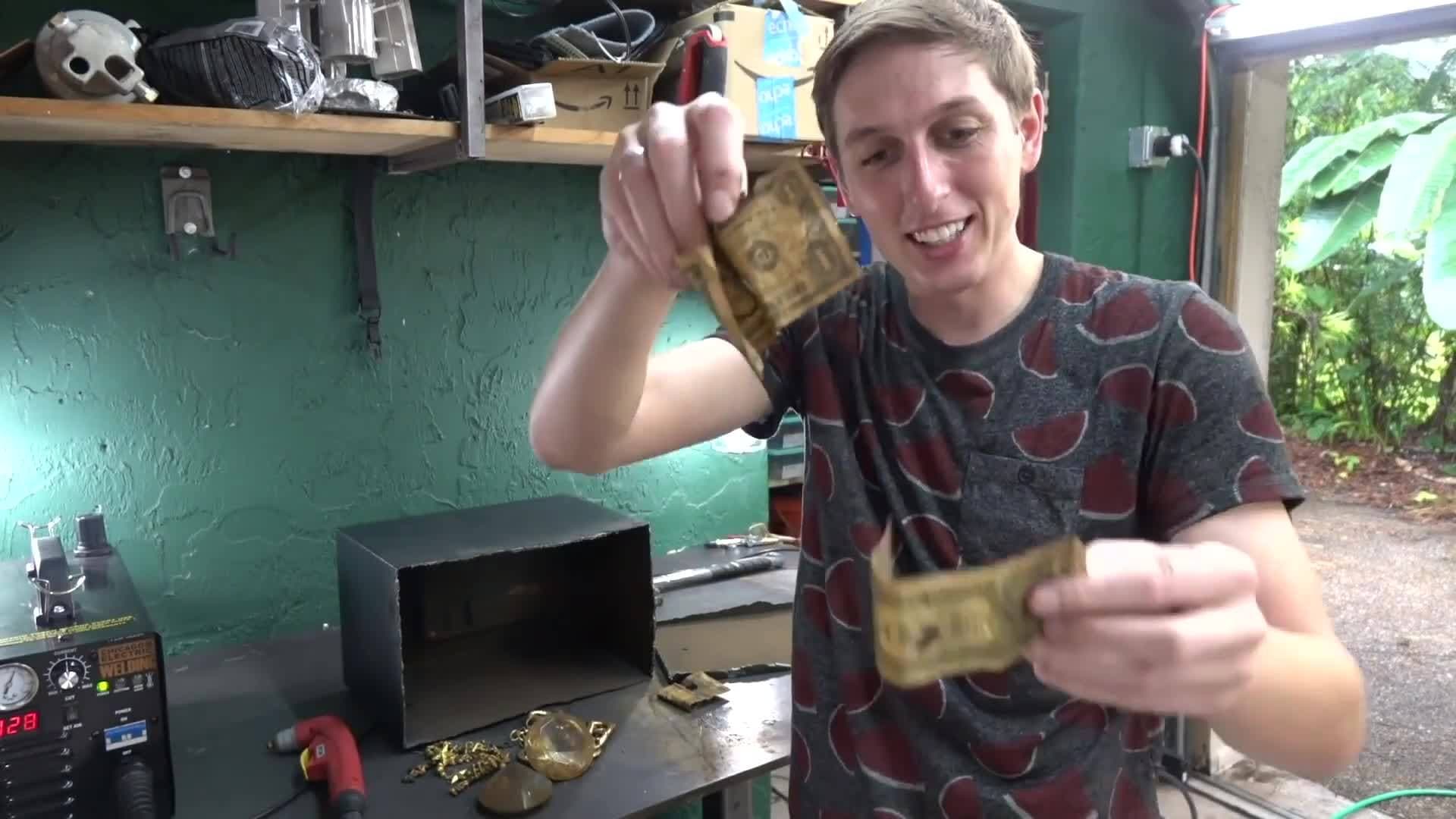 Breaking into a massive 1000lb Safe with a Plasma Cutter