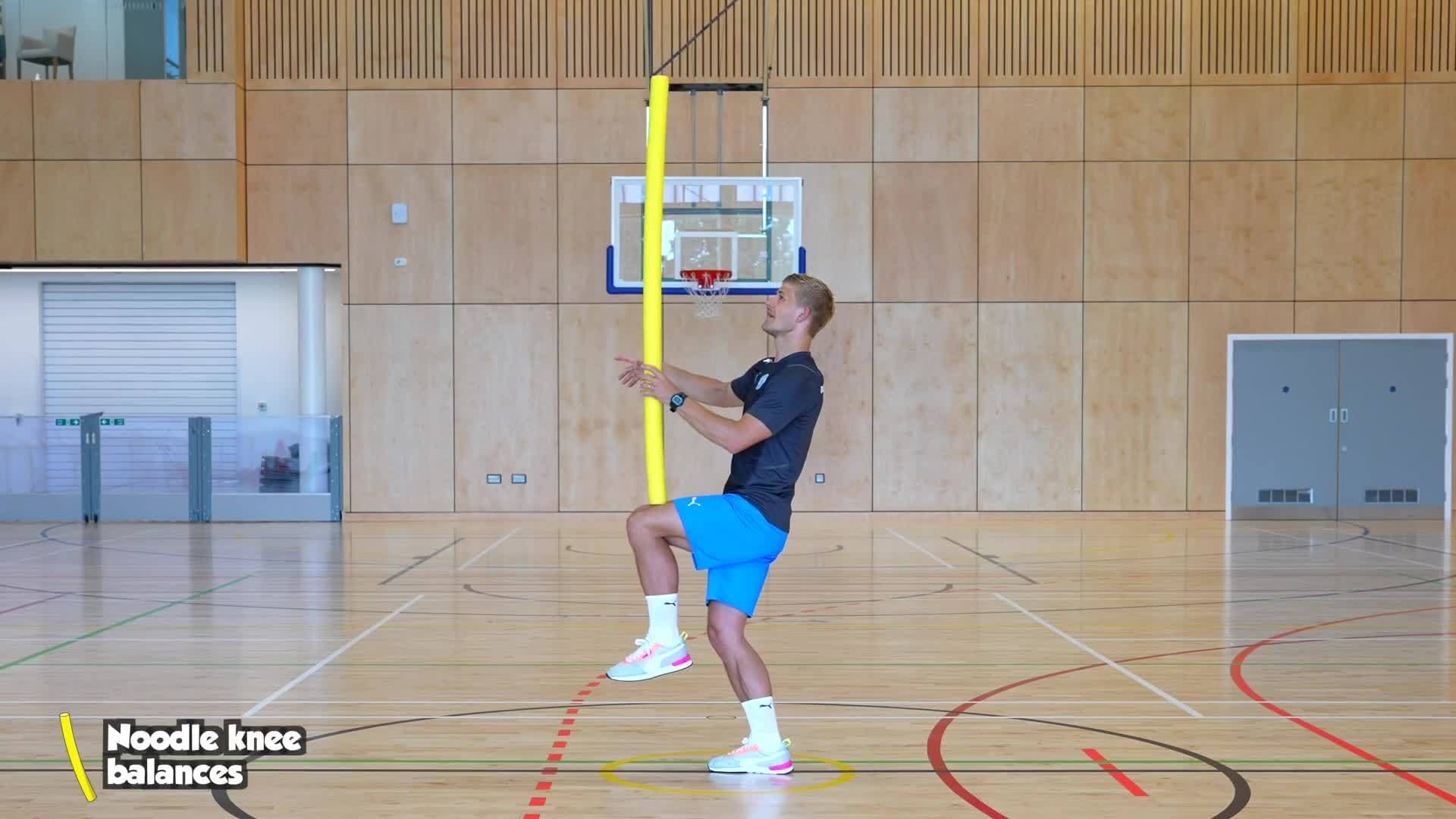 Moving - Noodle knee balances