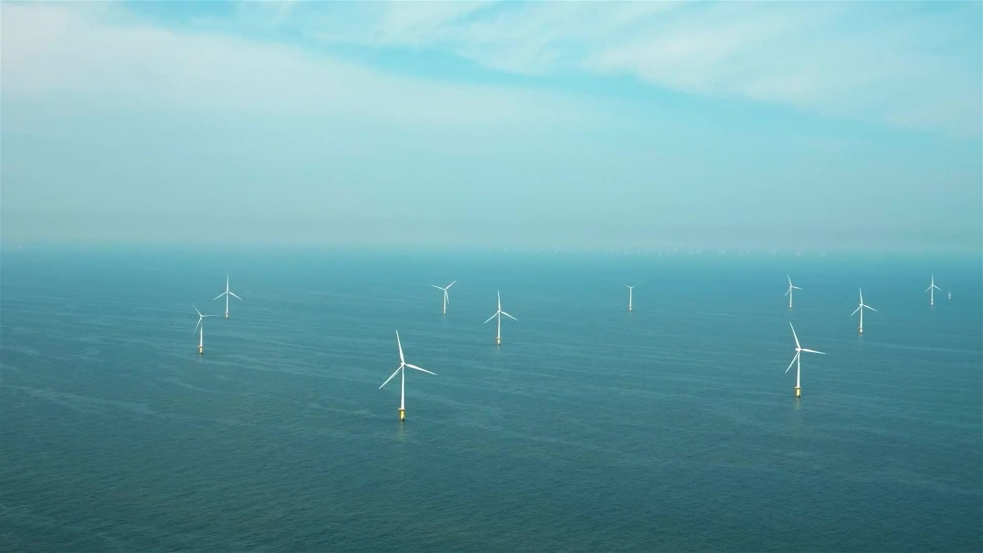 I WONDER - What Jobs Do People Do At Wind Farms?