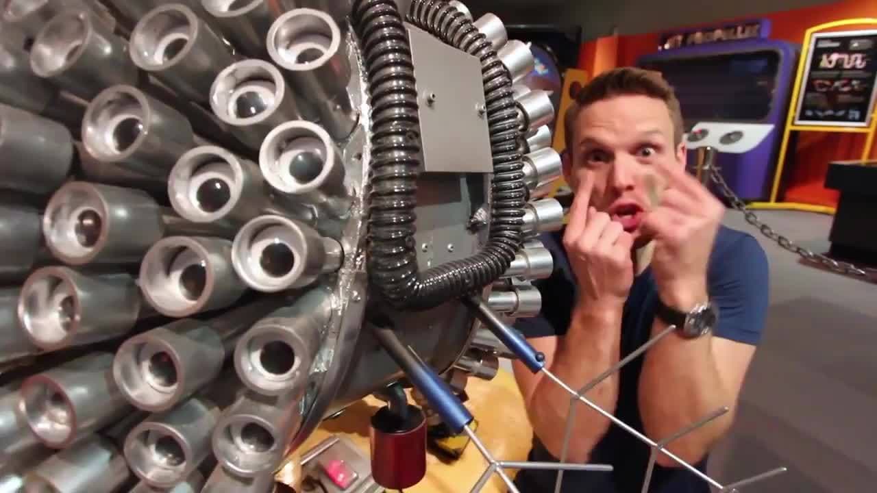 Why is it so hard to catch a fly? | The Robot Zoo | Maddie Moate