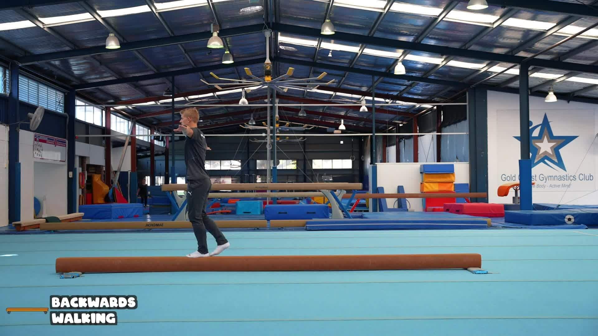 Elementary gymnastics - Beam - 4 backwards walking