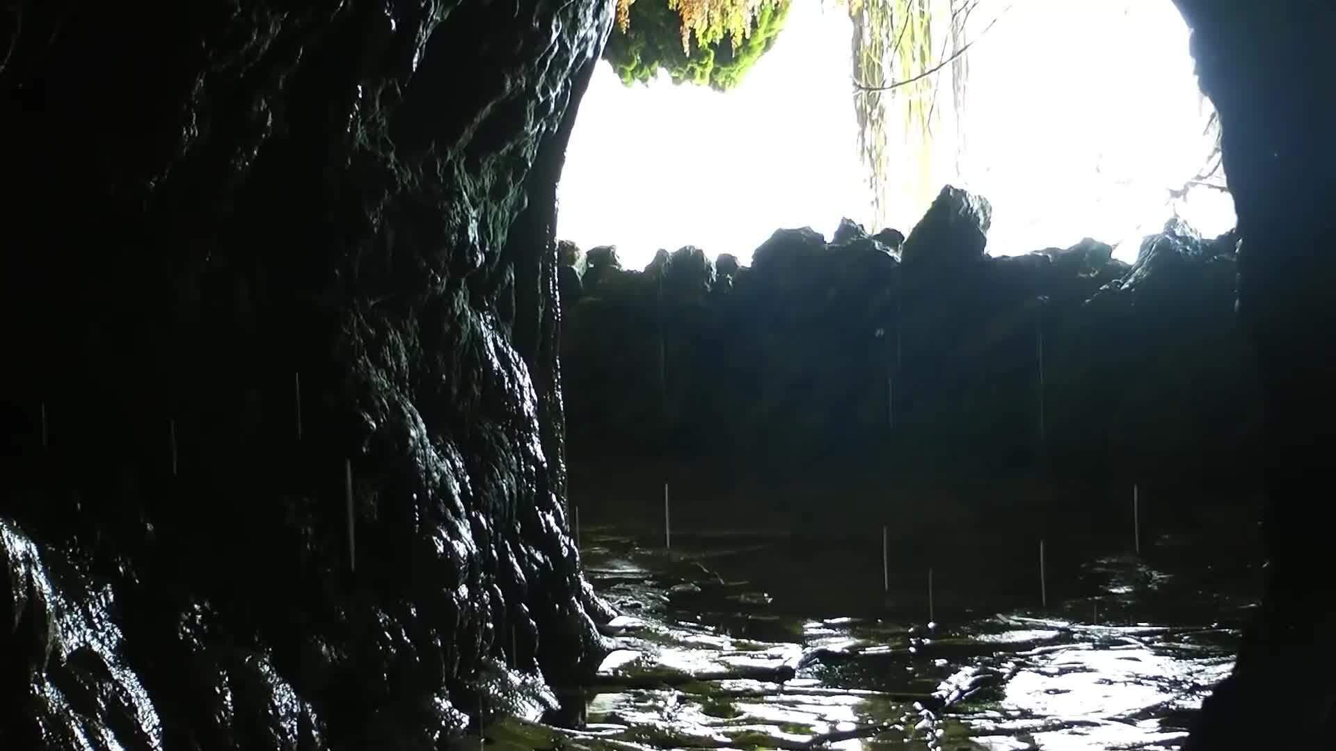 I WONDER - What Are Stalagmites?