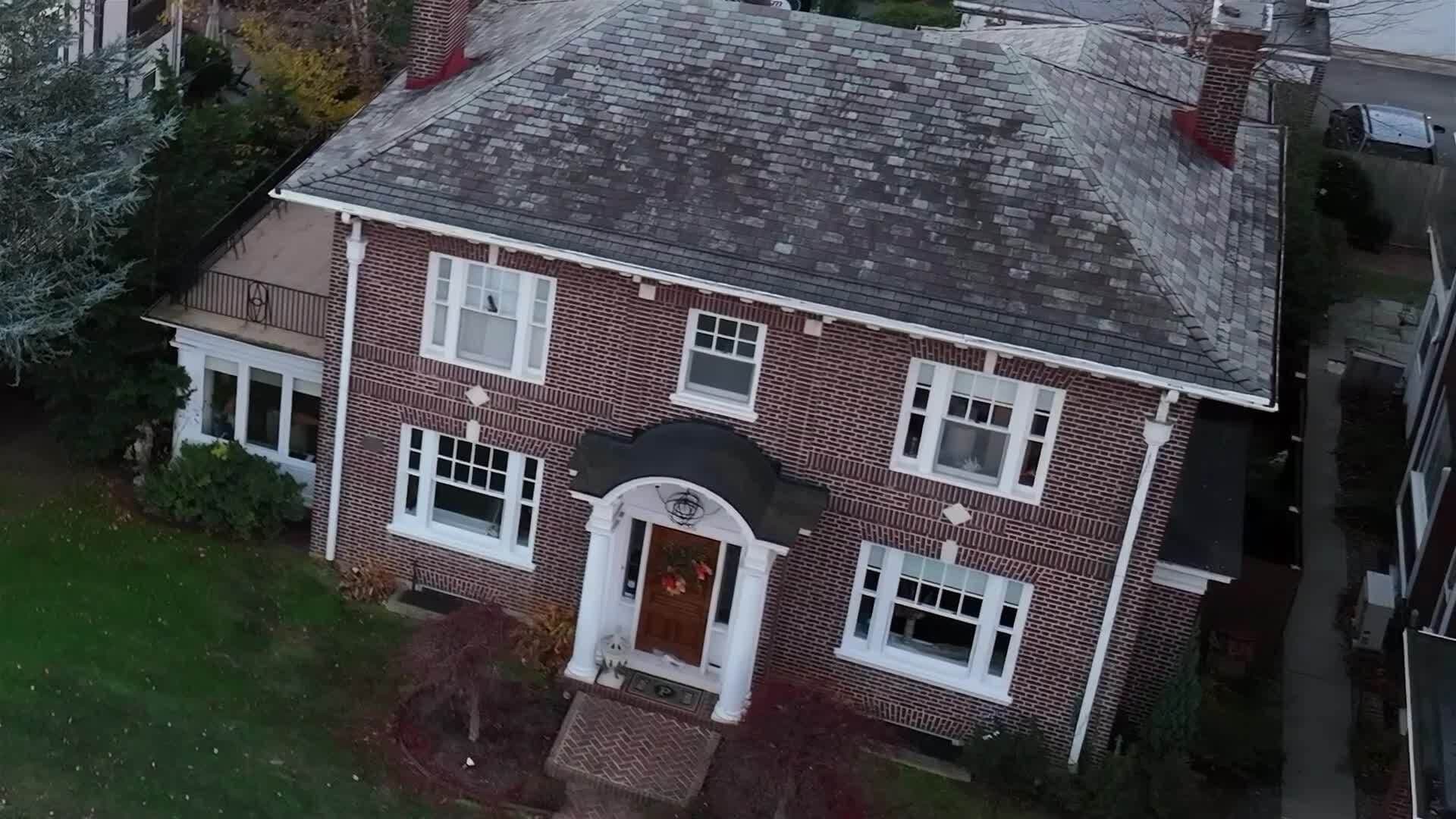 I WONDER - What Features Does A Victorian House Have?
