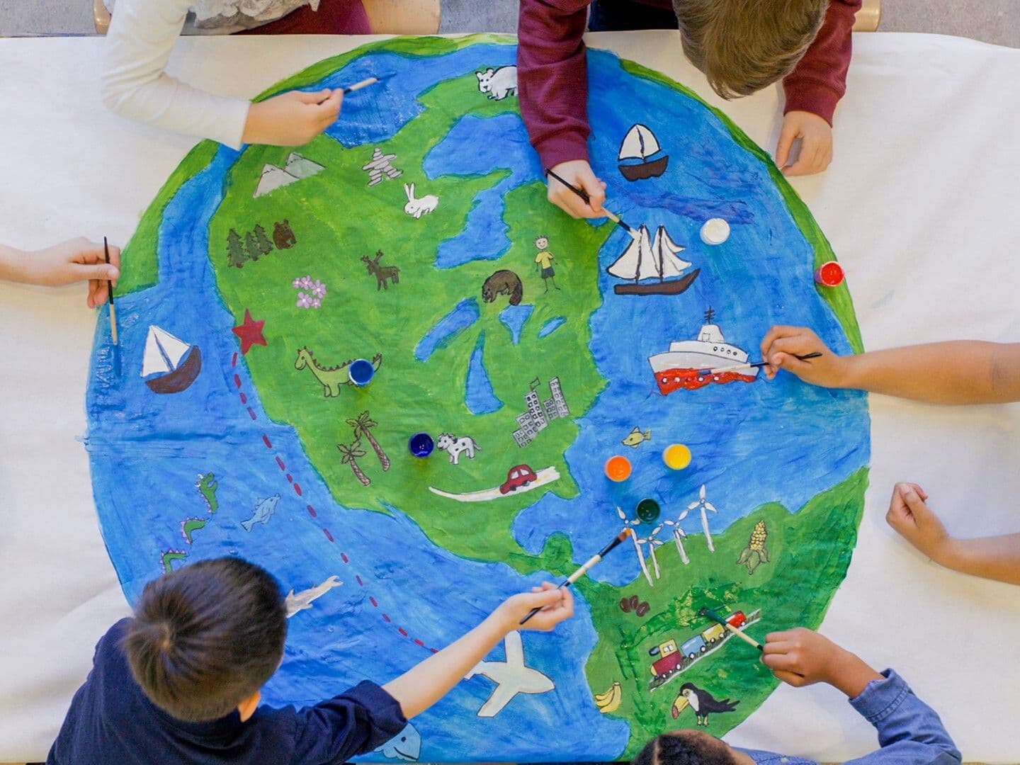 Learning About Kindness and Courtesy on Kids Planet